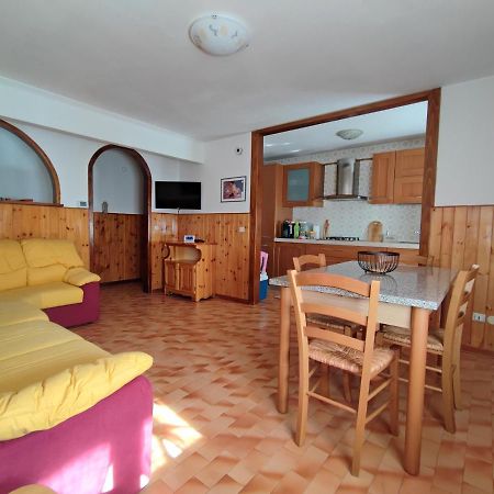 Appartamento La Casa Di Violetta Tonadico Eksteriør billede