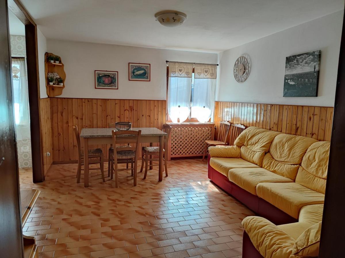Appartamento La Casa Di Violetta Tonadico Eksteriør billede